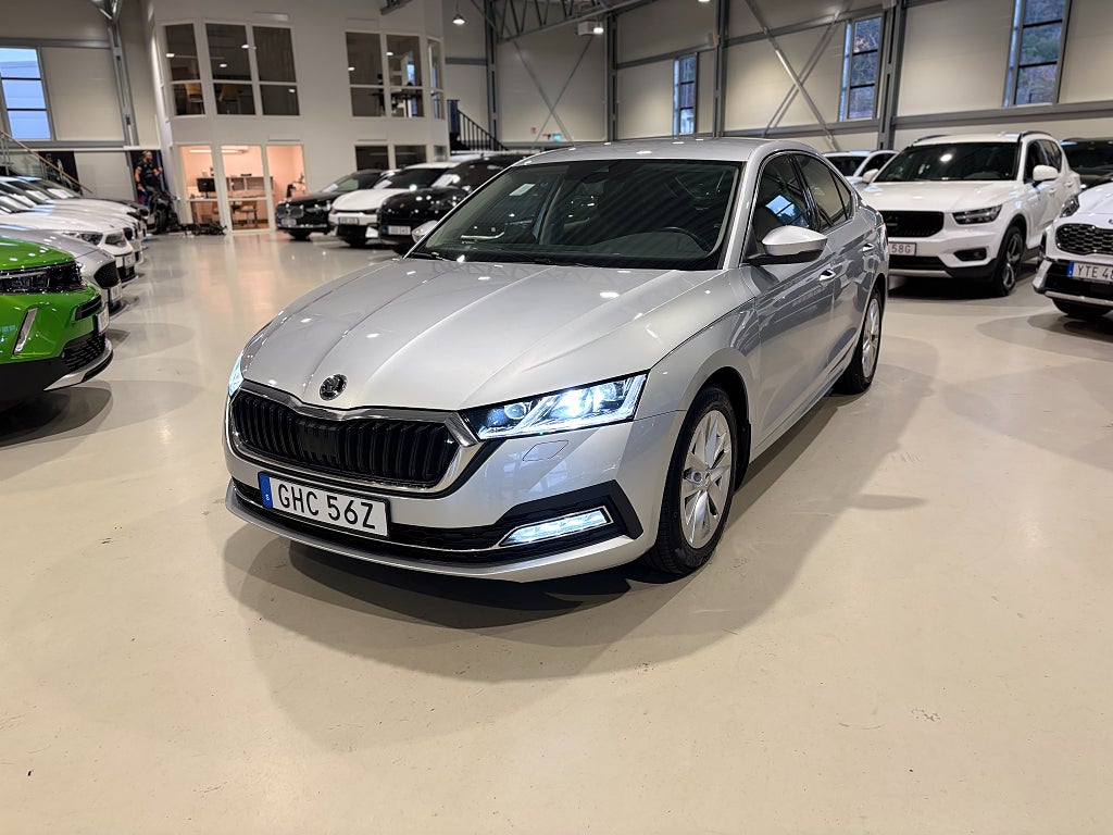 Skoda Octavia 1.0 TSI e-TEC Style / Värmare / Carplay / Drag