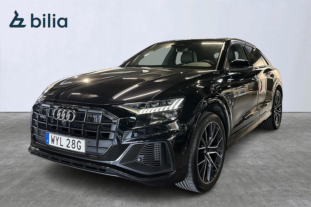 Audi Q8 55 TFSI S-line Dragkrok Panorama Värmare Matrix B&O