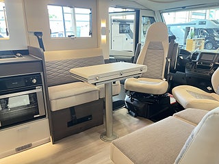 Husbil-integrerad Adria SONIC SUPREME 700 DC 12 av 26