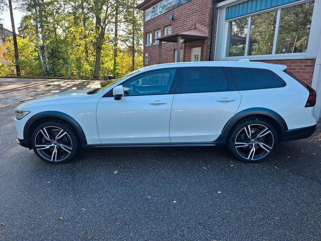 Volvo V90 Cross Country B4 AWD Pano, H/K, 360-Kamera, VOC