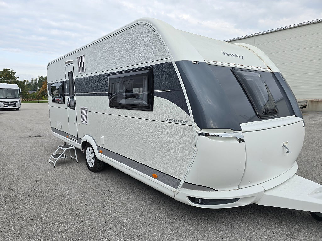 Hobby 560 CFE Excellent *Fransk bädd *Alde *Mover *Förtält
