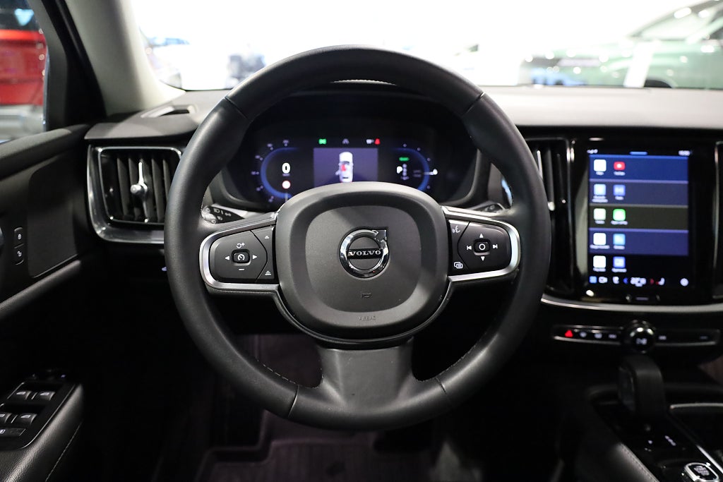 Volvo V60 Recharge T6 350hk AWD Core Edition Aut Drag Leasbar