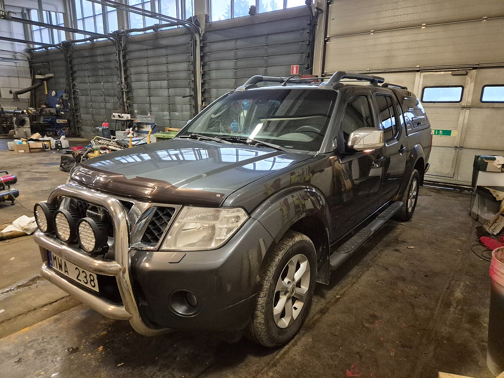 Nissan Navara Dubbelhytt 2.5 dCi Kåpa 4WD Automat Moms Skinn Mok Sov