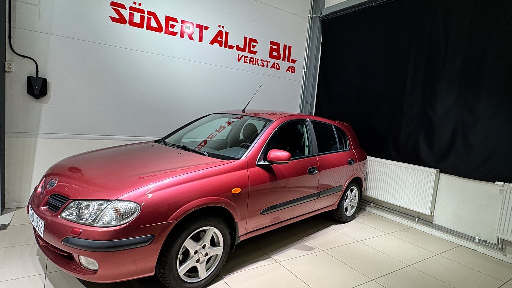 Nissan Almera 5-dörrar 1.8