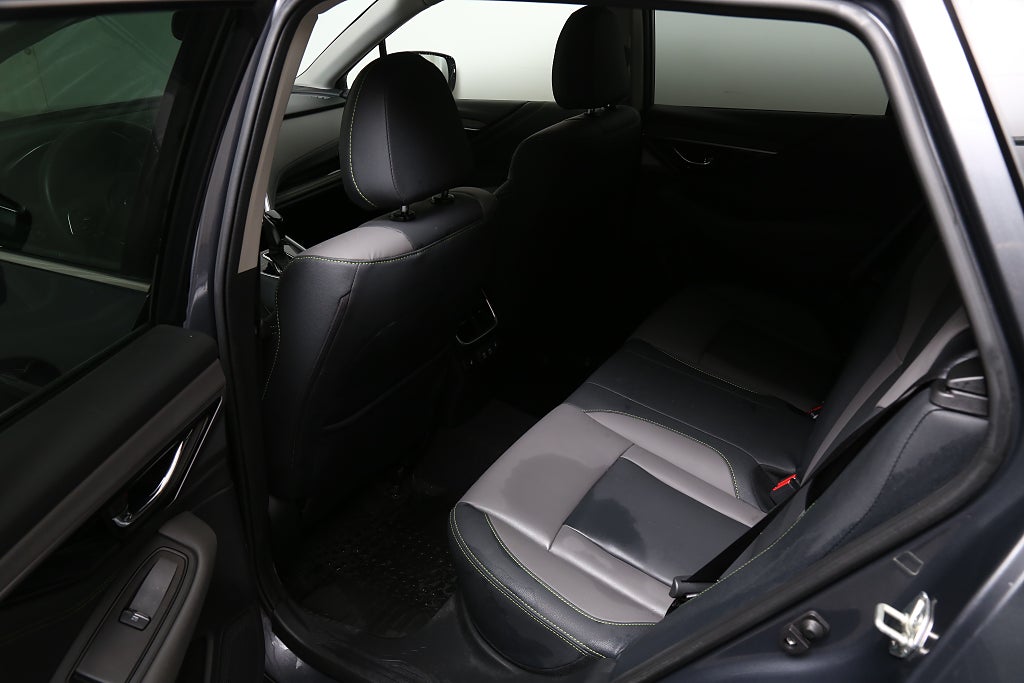 Subaru Outback 2,5 169hk XFuel Field AWD Aut StarTex Dragkrok 2021