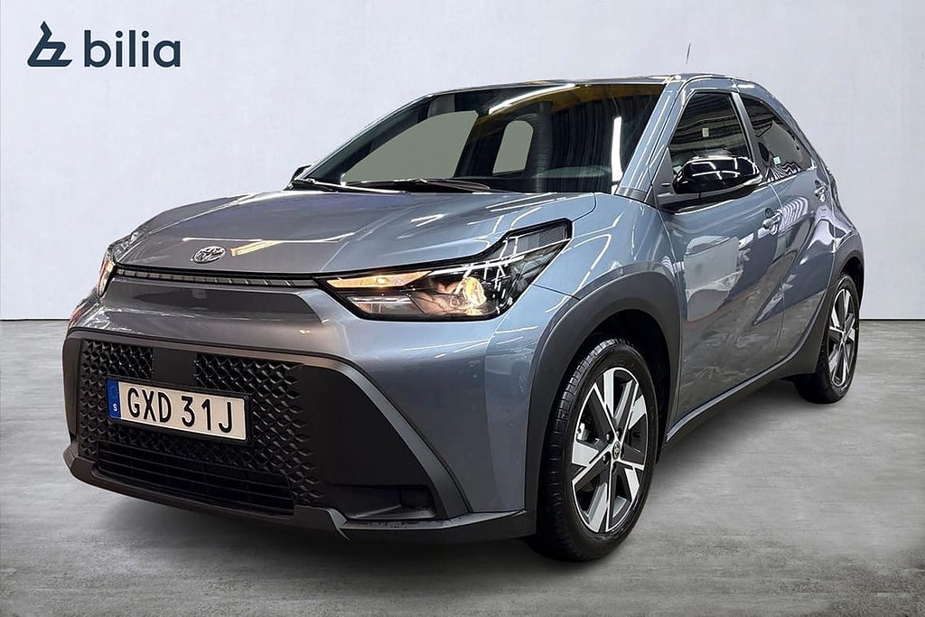 Toyota Aygo X 1,5 HYBRID X PLAY Appstyd Värmare