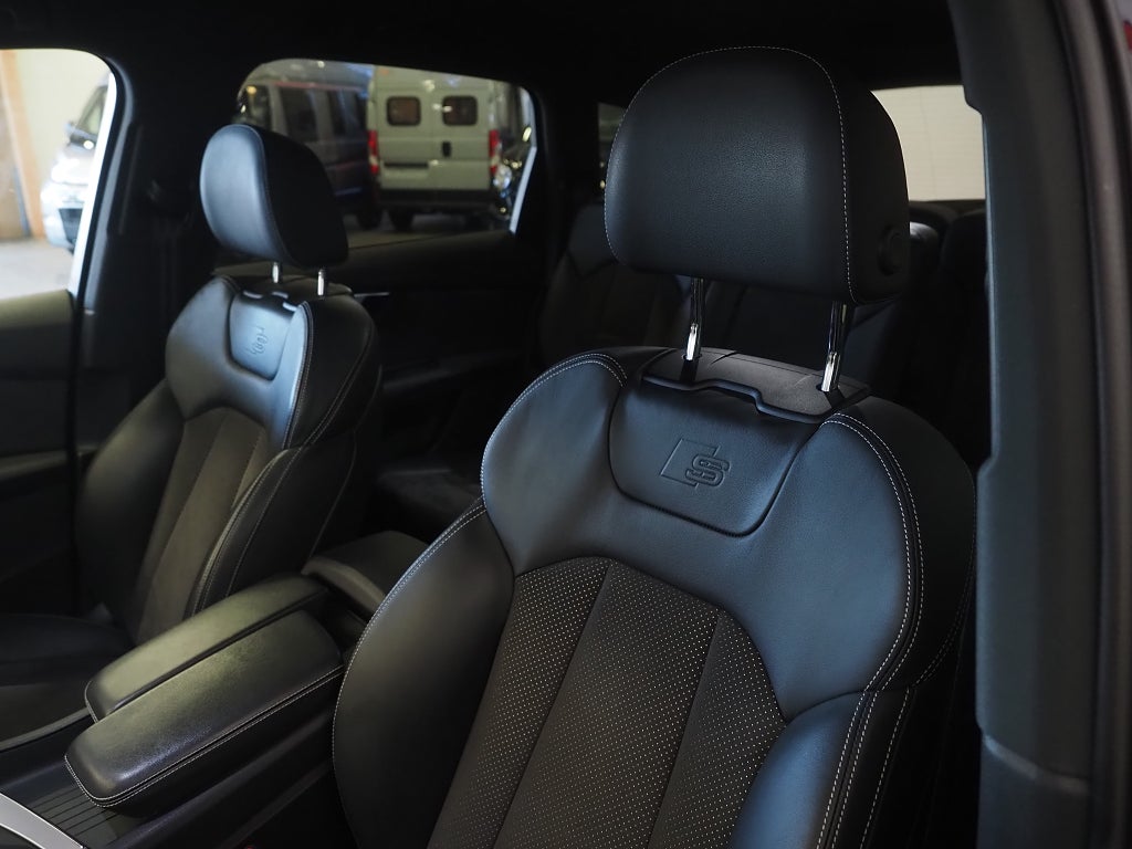 Audi Q7 TDI 272hk S-line  7-sits |Drag|Navi|Kamera|D-värm| 2018