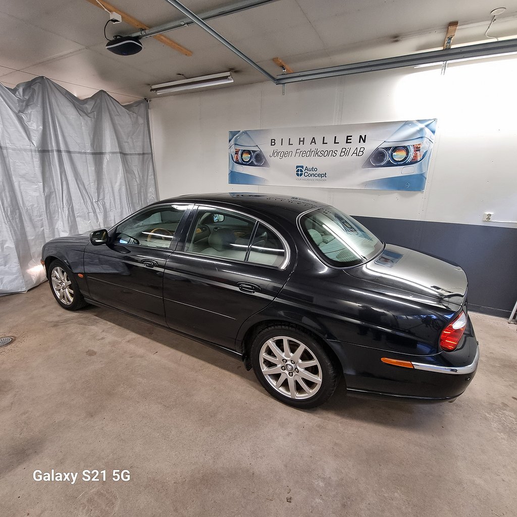 Jaguar S-Type 4.0 V8 276 HK 19900 KR