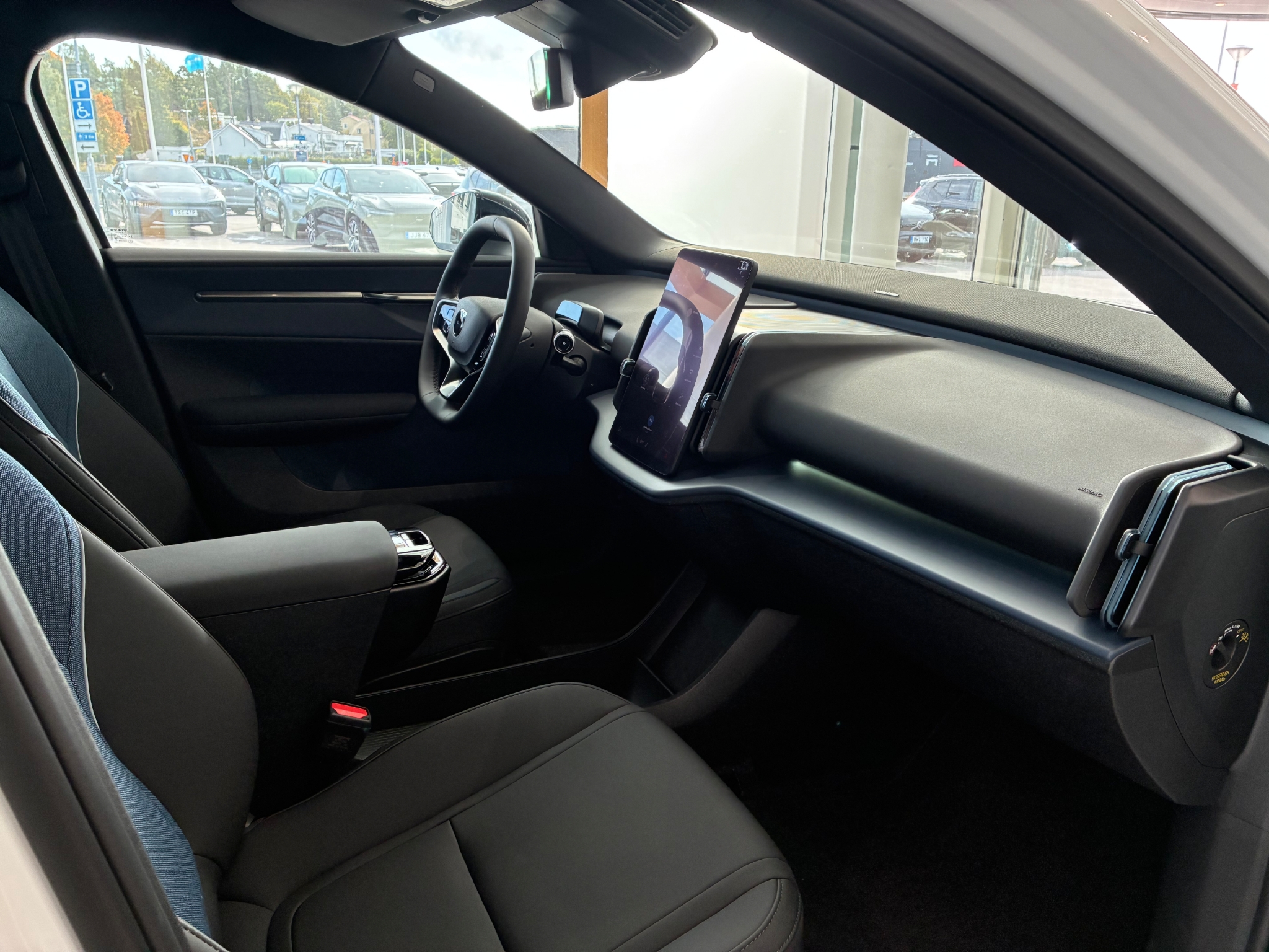 Volvo EX30 2027, photo 7/56
