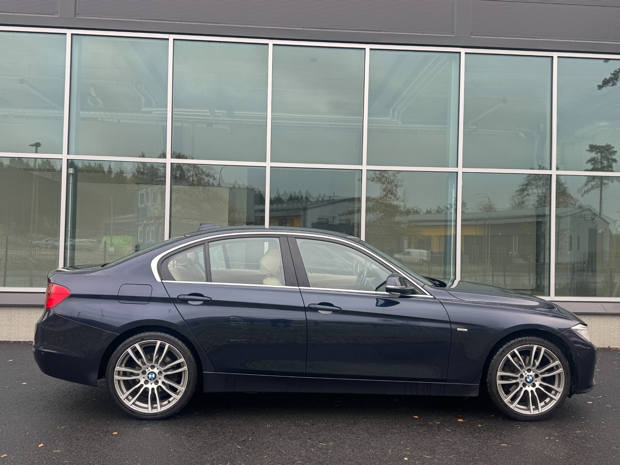 BMW 320 2013, kuva 6/48