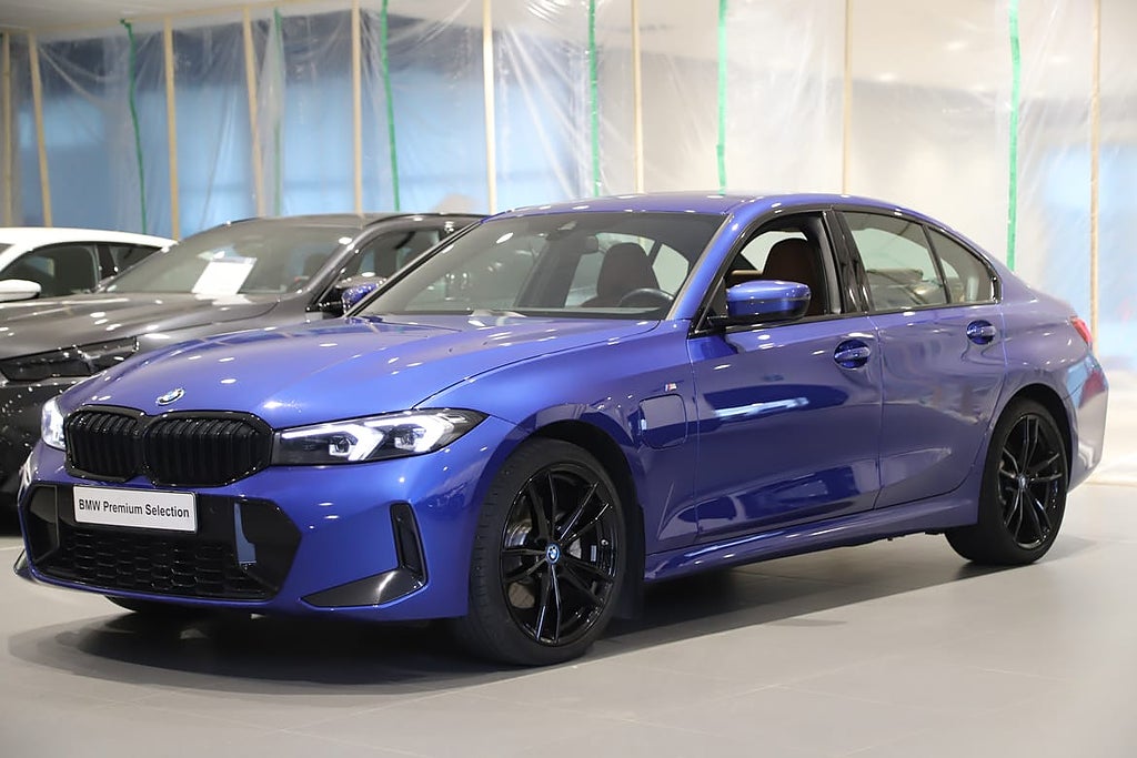 BMW 330e 