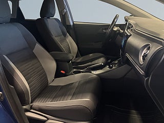 Toyota Auris Hybrid e-CVT Active Plus Kamera Navi Skinn S&V-hjul – bild 9