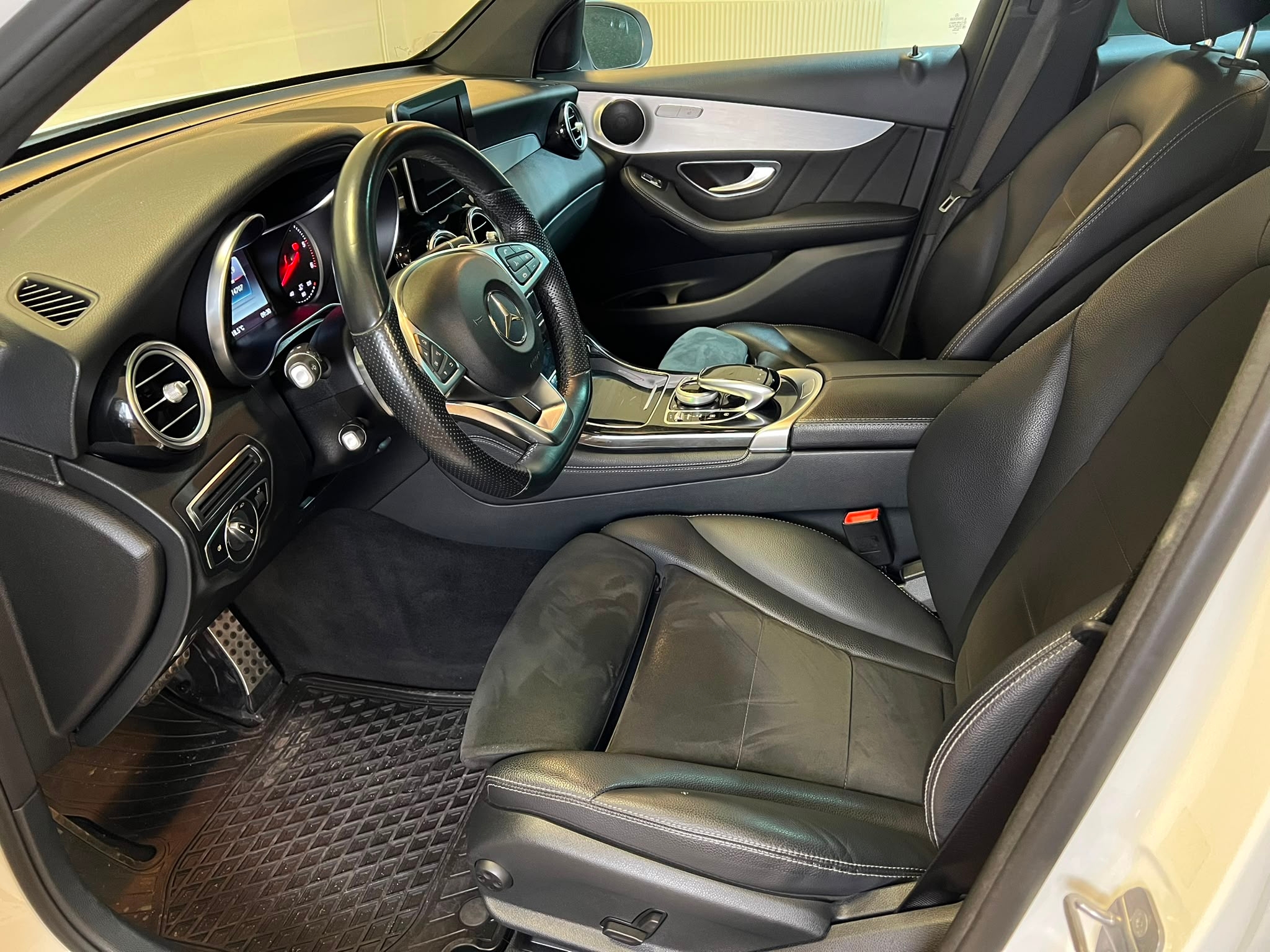 Mercedes-Benz GLC 2018, bild 5/35
