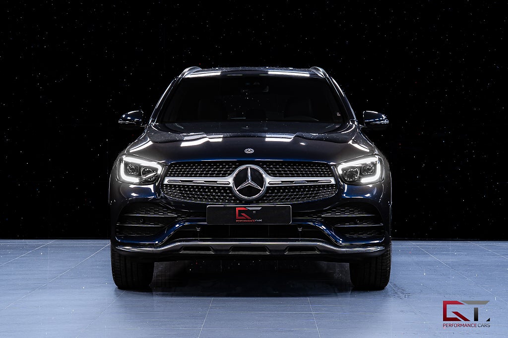 Mercedes-Benz GLC 300 e 4MATIC AMG Cavansite Blue Cockpit Matrix Drag