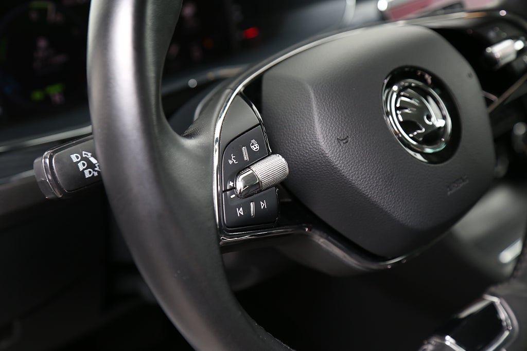 Skoda Superb iV Kombi 1,4 Plug-in Hybrid Style Navi Drag 2022