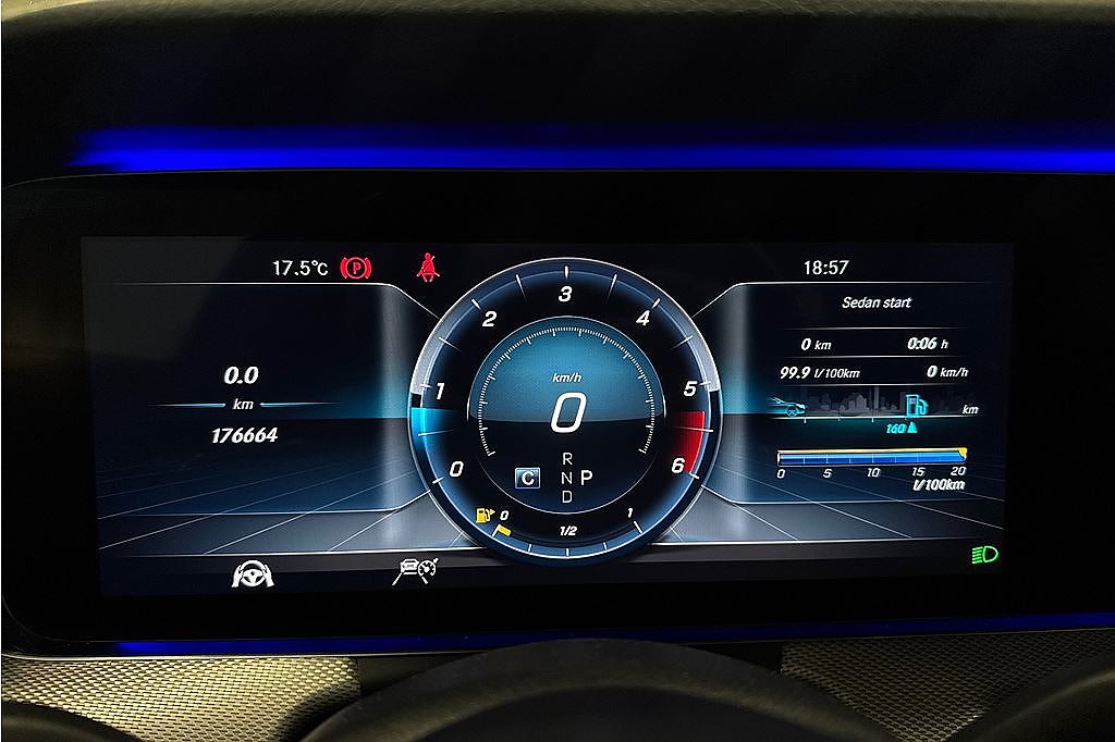 Mercedes-Benz E 300 D AMG Night, Pano, FR. 2,95%, Värmare