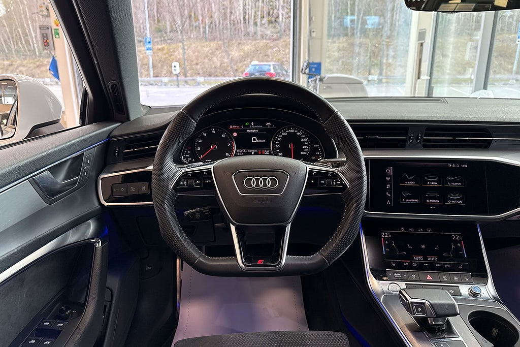 Audi A6 Avant 45 TFSI Quattro S-line Ambient/Svart optik/(SÅLD)