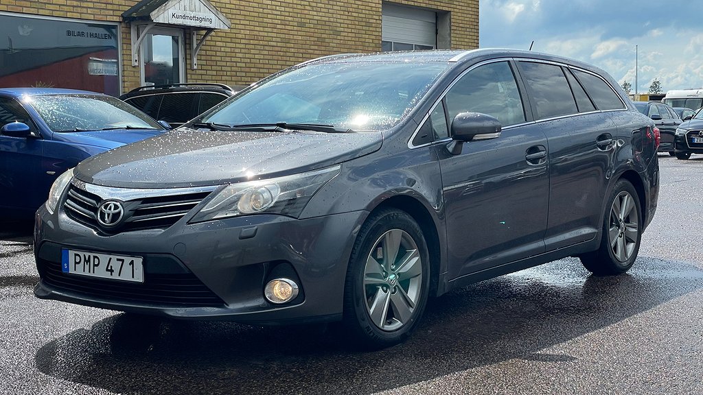 Toyota Avensis Kombi 1.8 automat S Edition 50 navi 