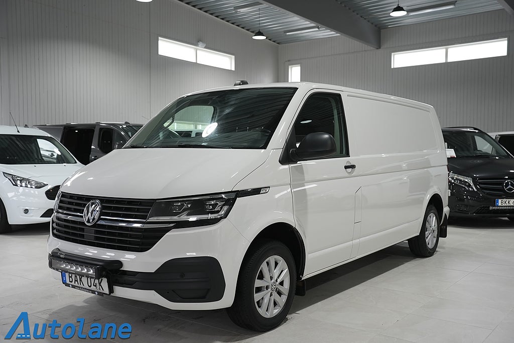 Volkswagen Transporter T30 2.0 TDI BMT Inredning,Drag,Värmare,GPS, 3-sits