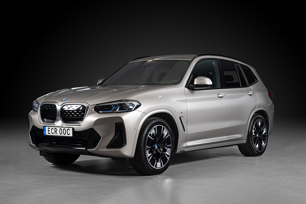 BMW iX3 BMW iX3 M Sport Charged Plus *Lågmilare*