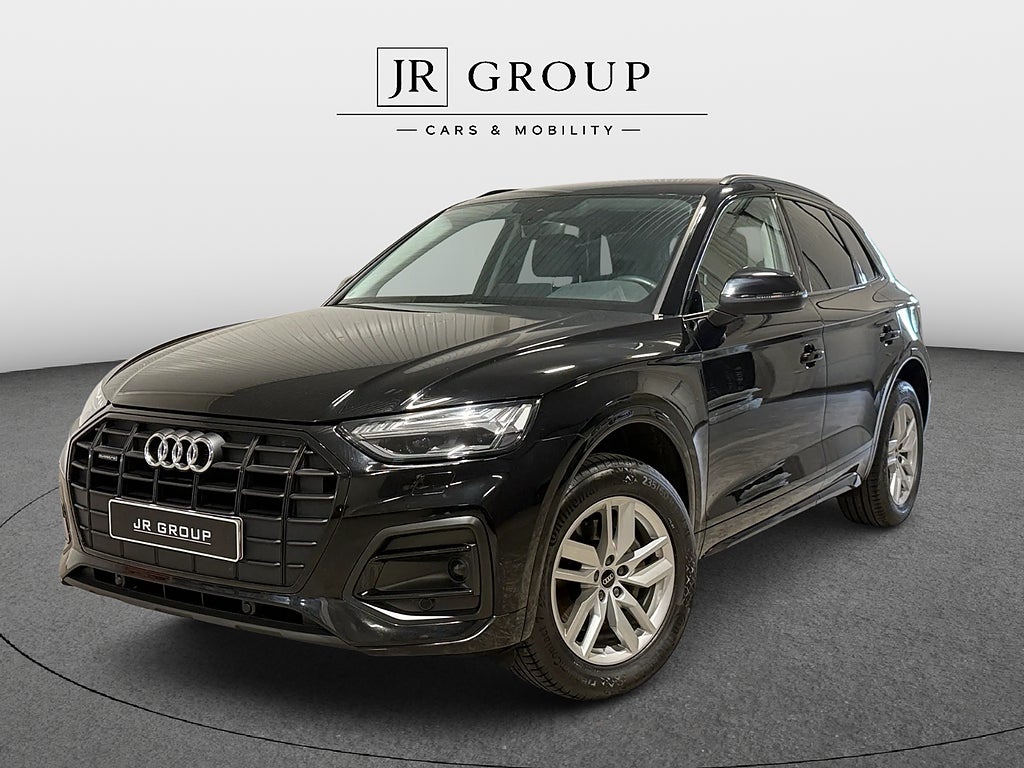Audi Q5 40 TDI quattro S-Tronic Svart Optik - Alpinpaket - MOMS