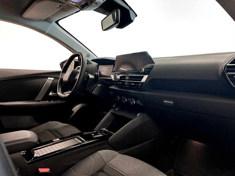 Bild på Citroën C4-X Shine 1.2 PT 130hk Aut B-KAMERA CARPLAY