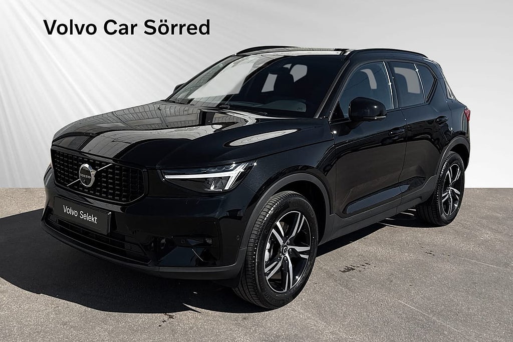 Volvo XC40 B3 FWD Bensin Plus Dark, I 360° I Värmare I Nav