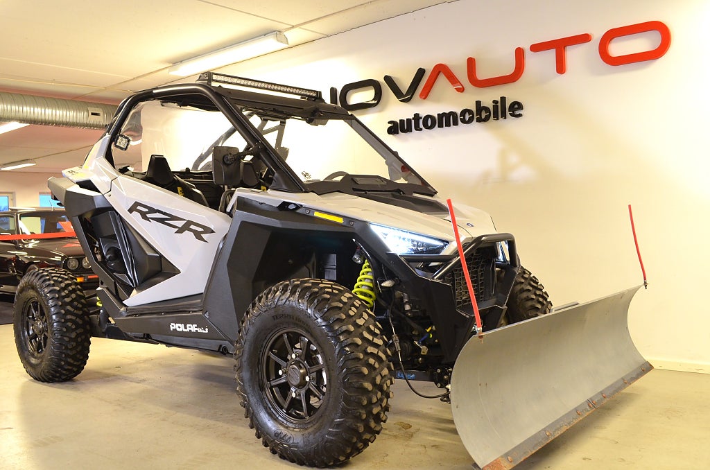 Polaris RZR XP PRO  Turbo 181HP Plog Nyservad Vägreg Moms
