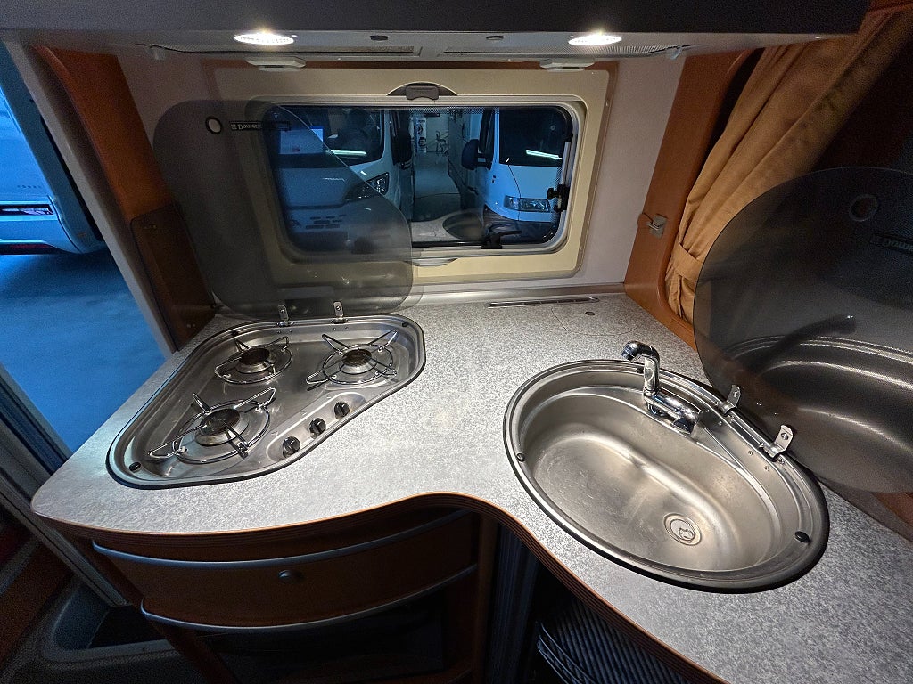 LMC LIBERTY FINISH TI 7100 / ALDE / Kamkedja / Ugn / Solcell - LMC