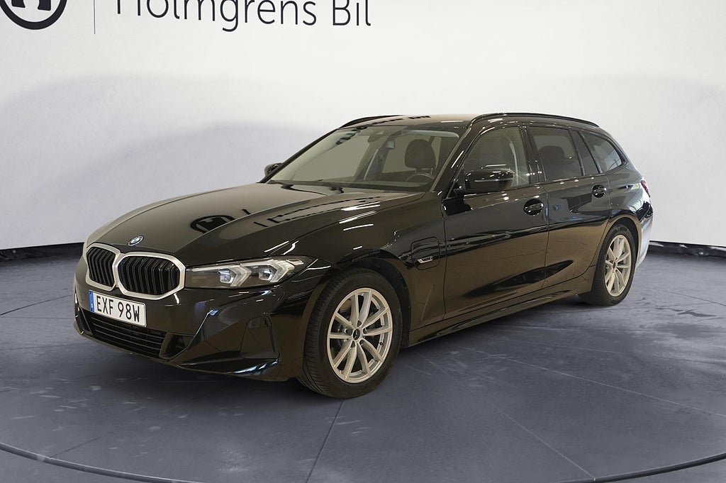 BMW 330 e Touring 292hk HiFi | Ränta 3,95%