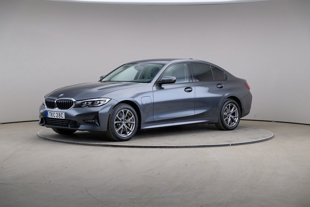 BMW 330e 3 292hk Connected Edition