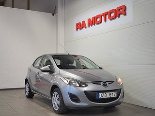 Halvkombi Mazda 2