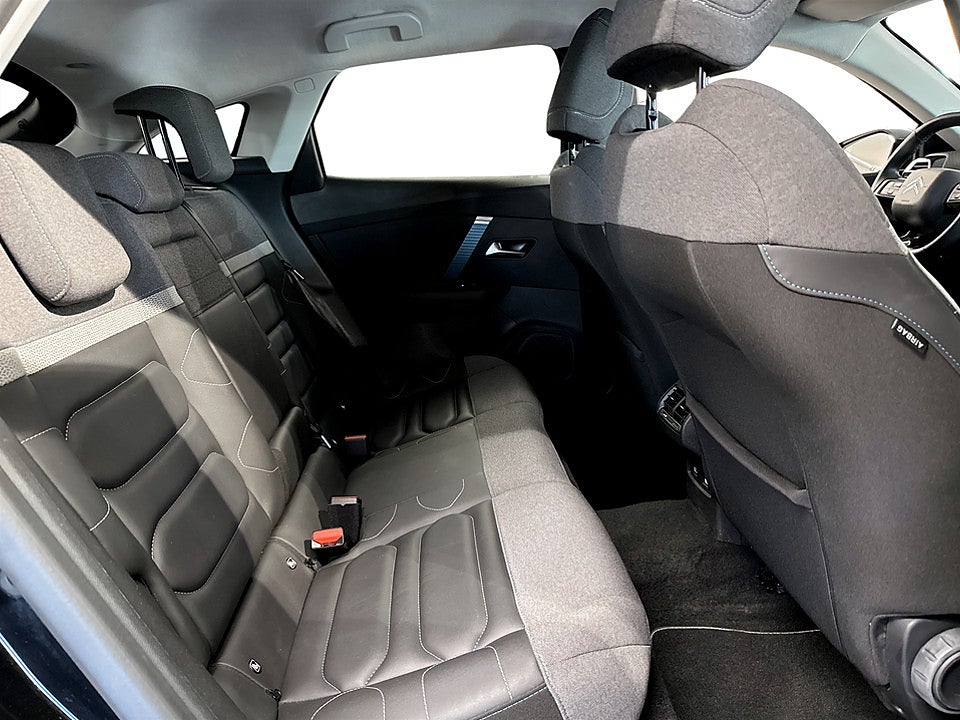 Bild på Citroën e-C4 Shine 50kWh 136hk Aut B-KAMERA CARPLAY