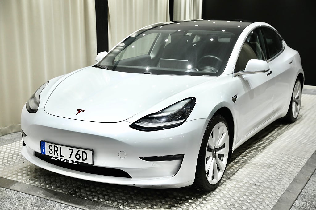 Tesla Model 3 Long Range AWD 440hk AUTOPILOT Nybesiktad Drag