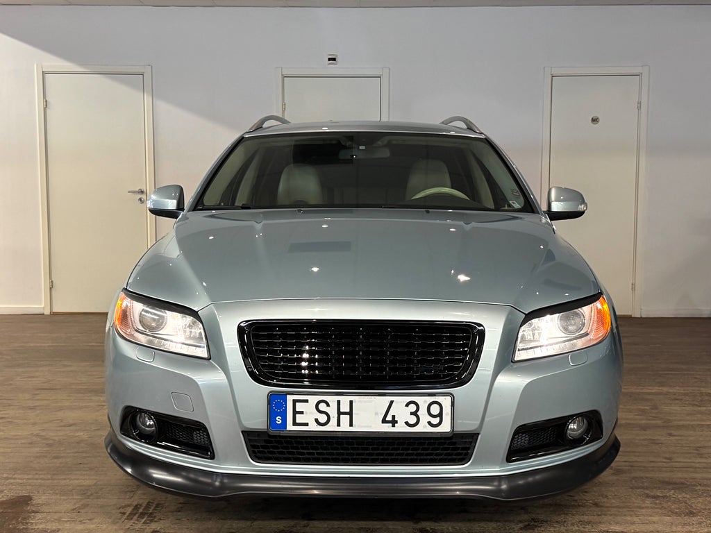 VOLVO V70 T6 286 ch 4x4 AWD GEARTRONIC SUMMUM BVA - ATTELAGE - CUIR - 233000 km