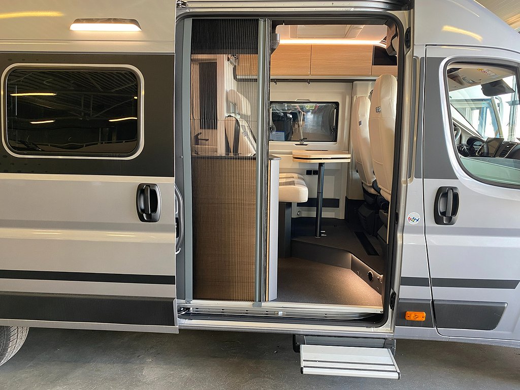 Adria Twin 640 SLB 60Y Ed. / Långbädd / B-körkort / Automat - Adria