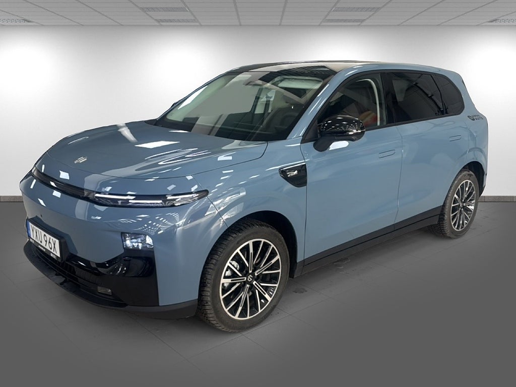 Leapmotor B10 EREV Design 218hk 900km kombinerad räckvidd NYHET!