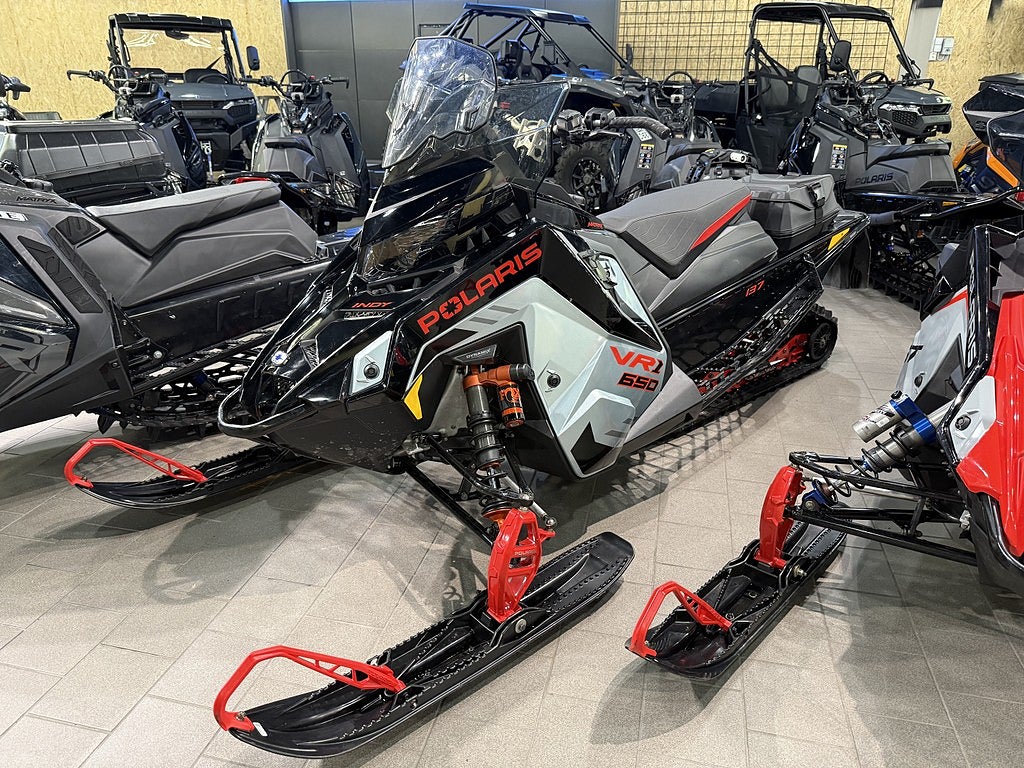 Polaris Indy VR1 650 137 