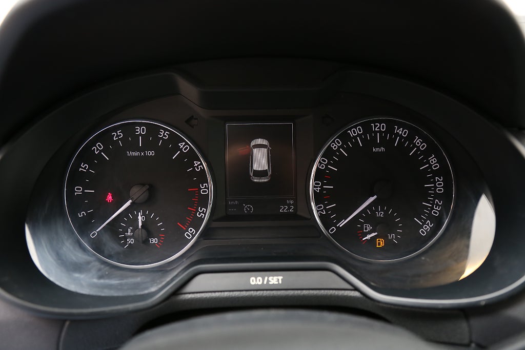 Skoda Octavia 2,0 TDI 4x4 Style Kombi Värmare Dragkrok 2016