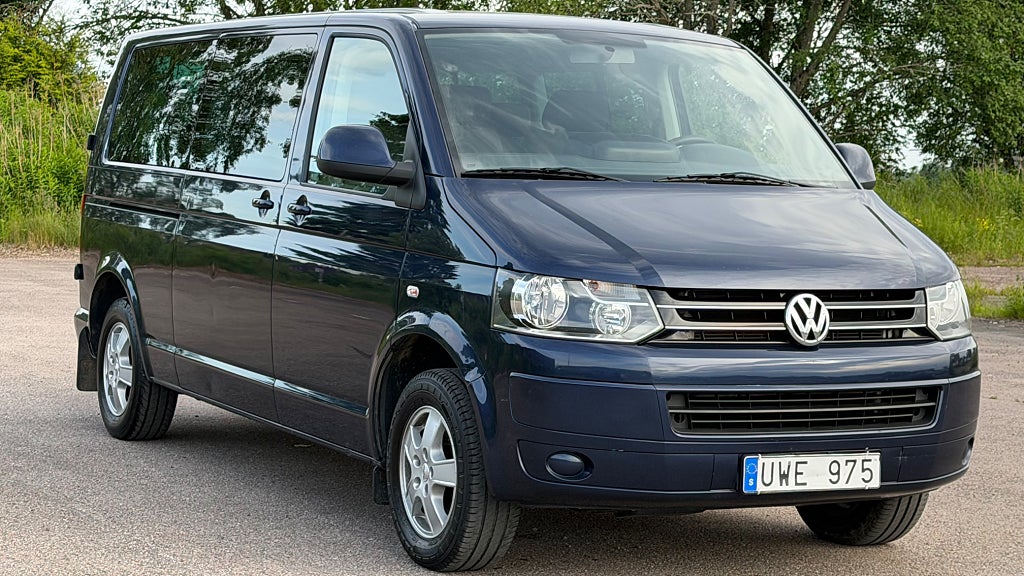 Volkswagen Caravelle 2.0 TDI BMT Comfortline DSG Fullservad 9-Sits Dragkrok