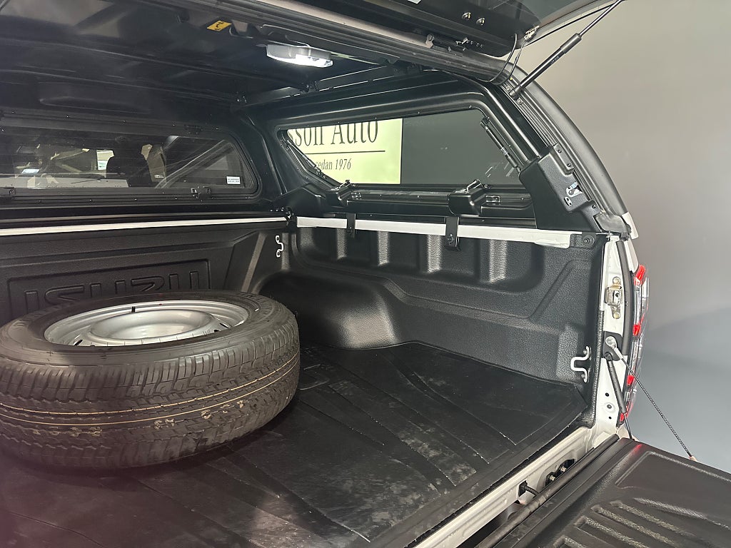 Isuzu D-Max XRX Crew Cab 2.2 4WD Nya motorn & vxl låda - bild 8