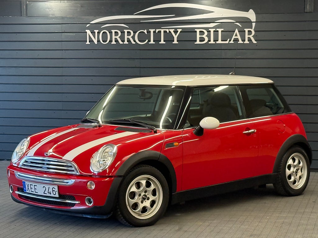 MINI Cooper 1.6 / Nybesiktigad / Låga Mil / 1-Brukare