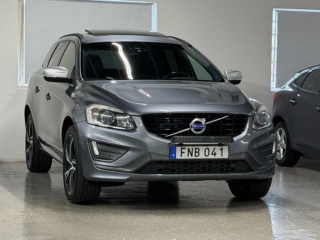 Volvo XC60 D4 AWD G-tronic Classic R-Design Pano kam GPS  SKINN