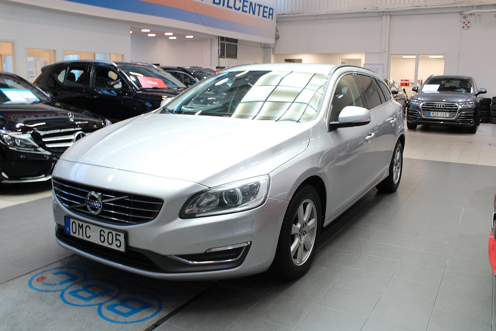 Volvo V60 D4 Momentum Automat / Nyservad / Nybesiktigad 