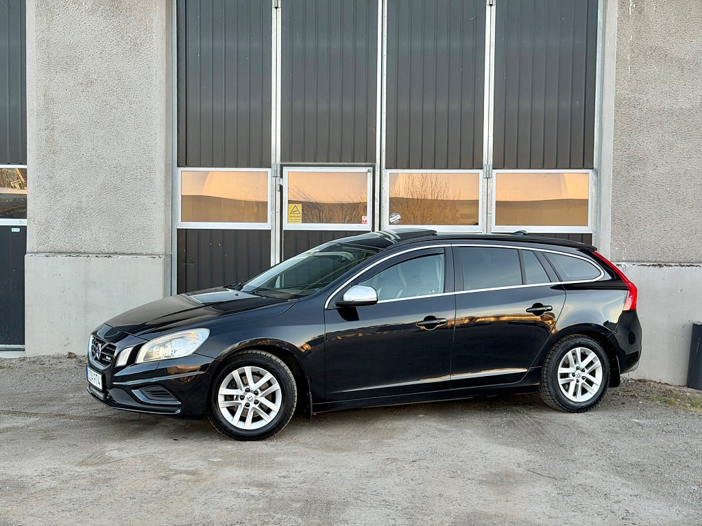 Volvo V60 D4 163HK R-Design Taklucka Navigation D-värmare 