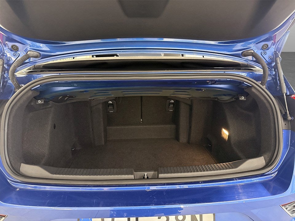 Bild på Volkswagen T-Roc R-Line 1.5 TSI 150hk Aut - B-KAMERA, CARPLAY