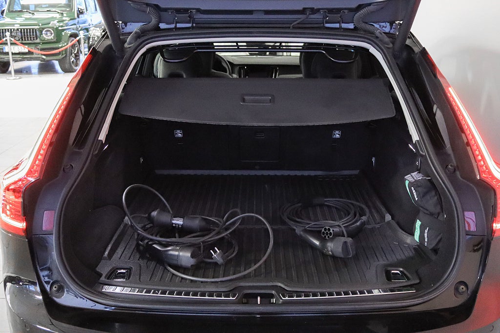 Volvo V90 Recharge T6 II AWD Ultimate Dark R-Design Pano H/K 360°