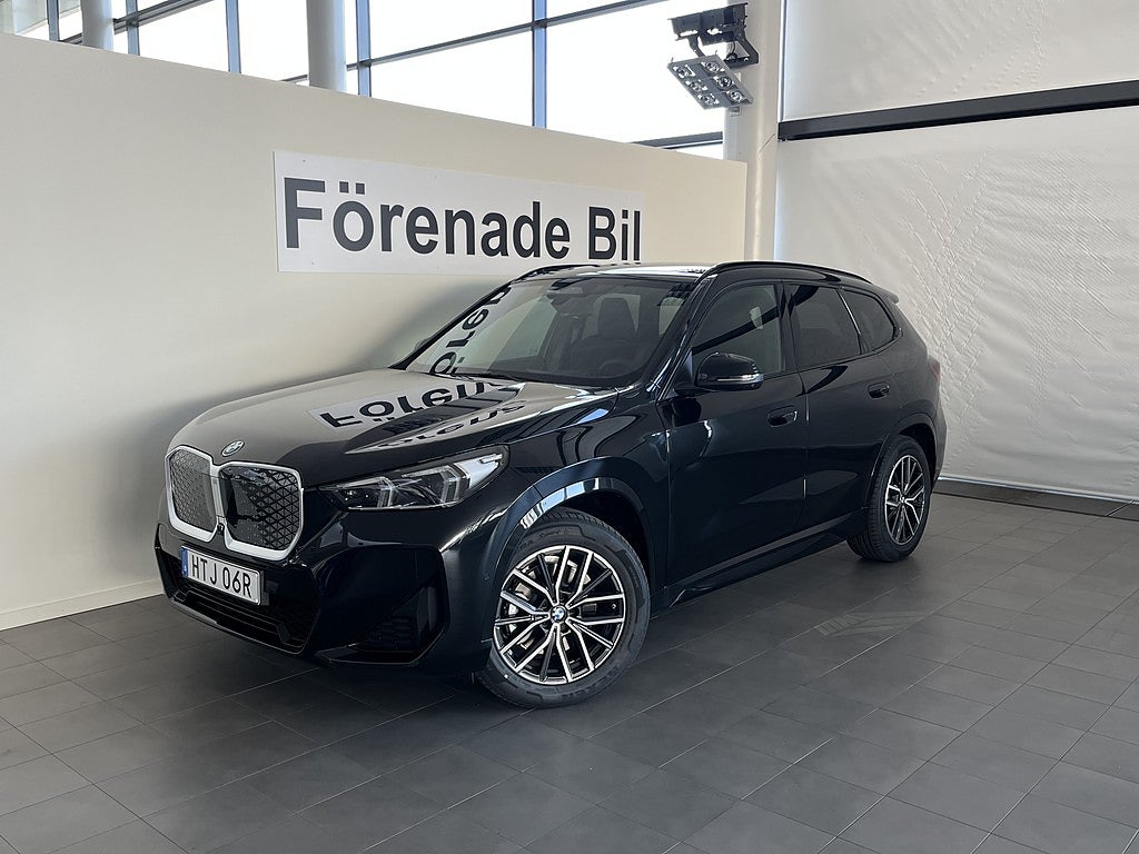 BMW iX1 xDrive30e M Sport Innovation H/K Comfort Access