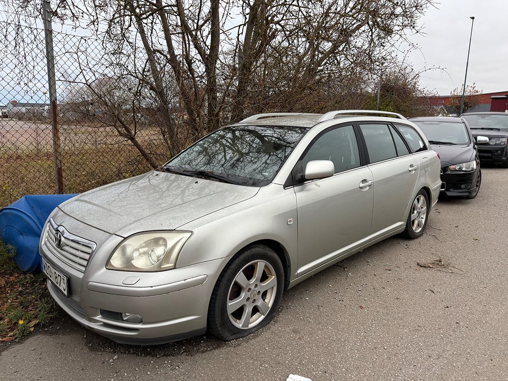 Toyota Avensis Kombi 2.0 D-4 VVT-i | Läs annons 