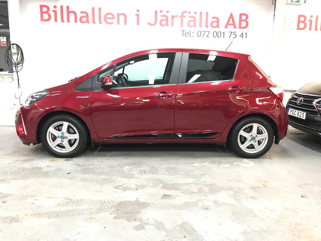 Toyota Yaris Hybrid e-CVT Style Euro6 bes servad 100%felfritt